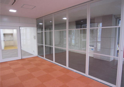 �y�ʌ^�X���C�f�B���O �E�H�[���i�G���g�����X�j